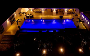 Sky Villa - Luxury Pool Retreat
